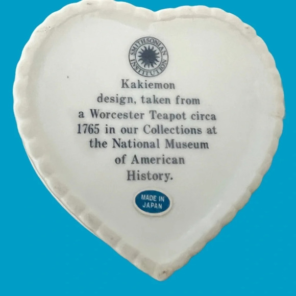 Vintage Smithsonian by Kakiemon Heart Floral Hand Painted Trinket Box Made Japan - Picture 5 of 10